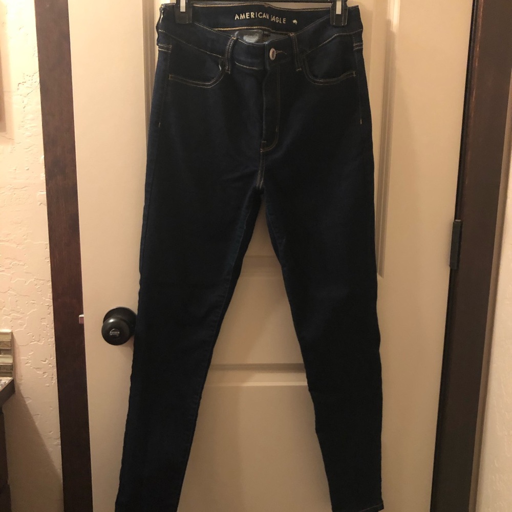 Size 10 American Eagle Jeans. Worn once!